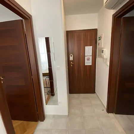 Apartment Center Gold With Private Garage