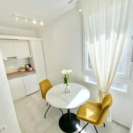 Center Gold With Private Garage Spalato