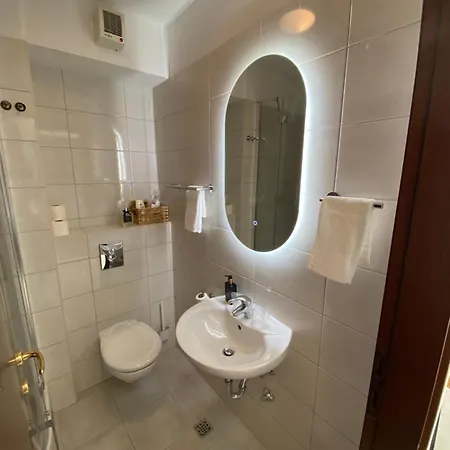 Center Gold With Private Garage Appartement