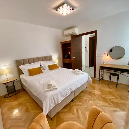 Center Gold דירה *